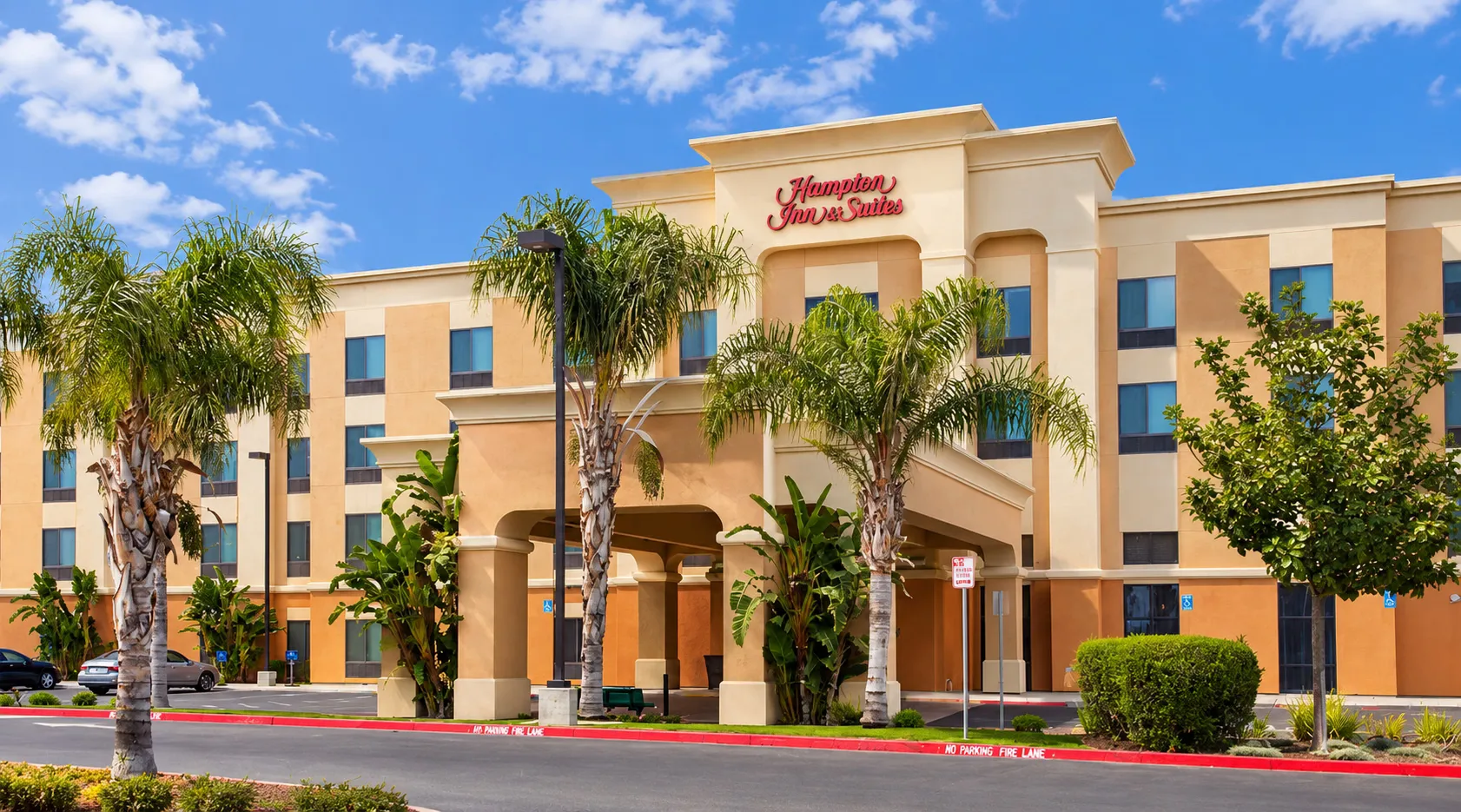 Exterior of the Hampton Inn & Suites Clovis-Airport North hotel