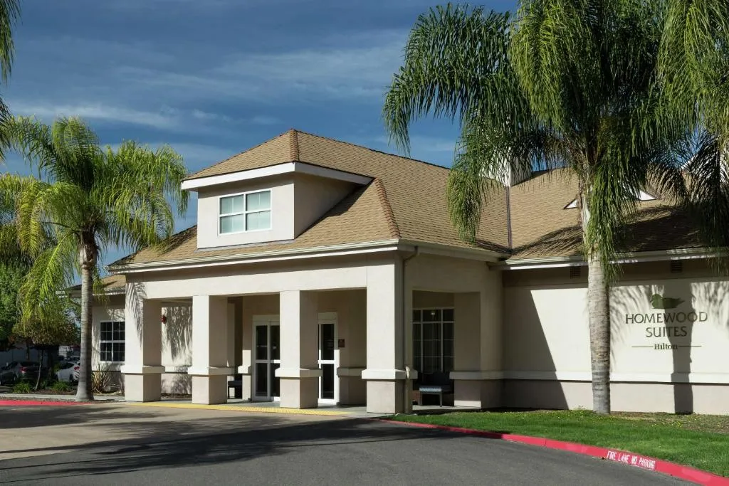 Exterior of the Homewood Suites by Hilton Fresno Airport/Clovis