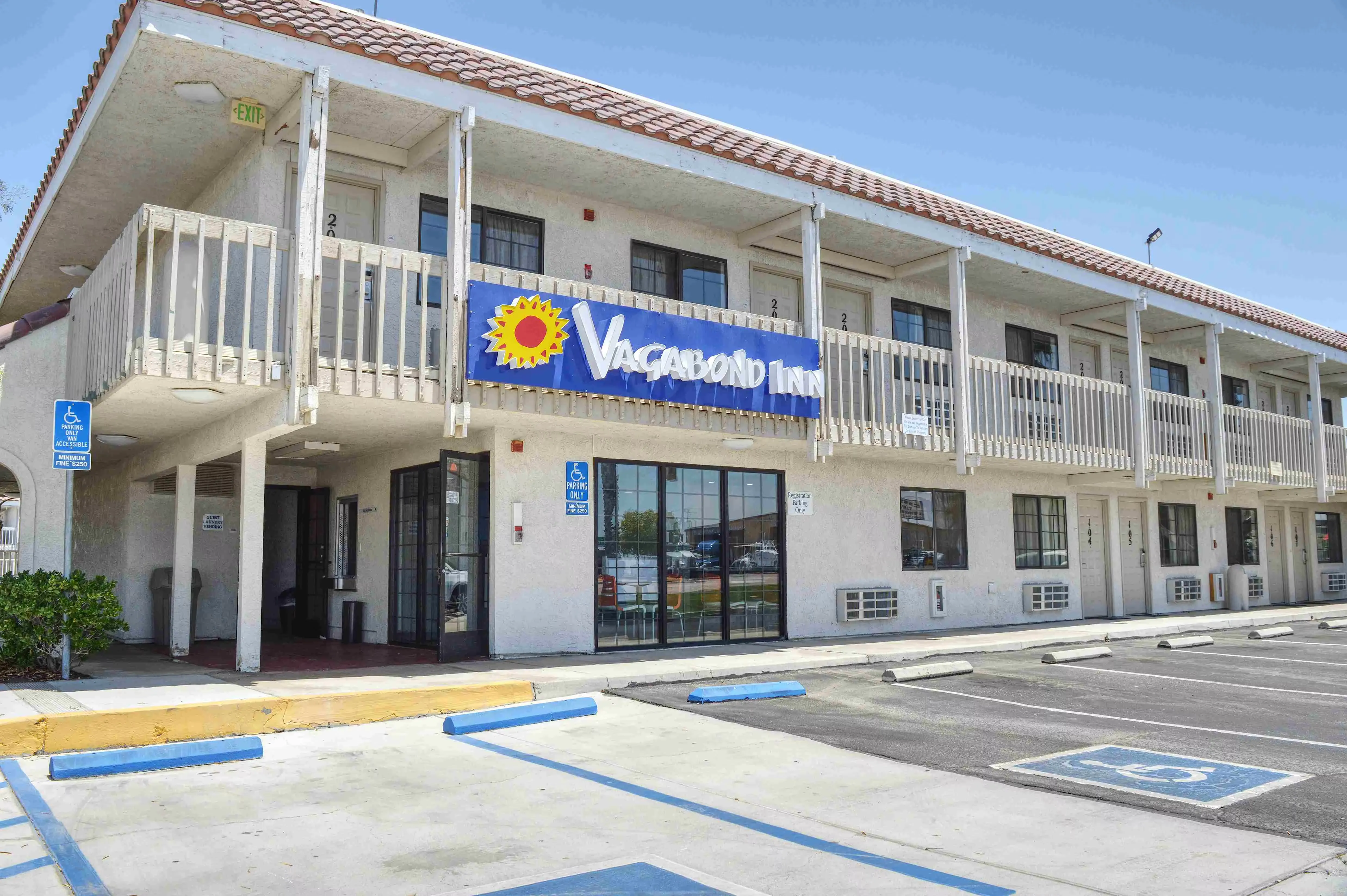 Exterior of the Vagabond Inn Buttonwillow North