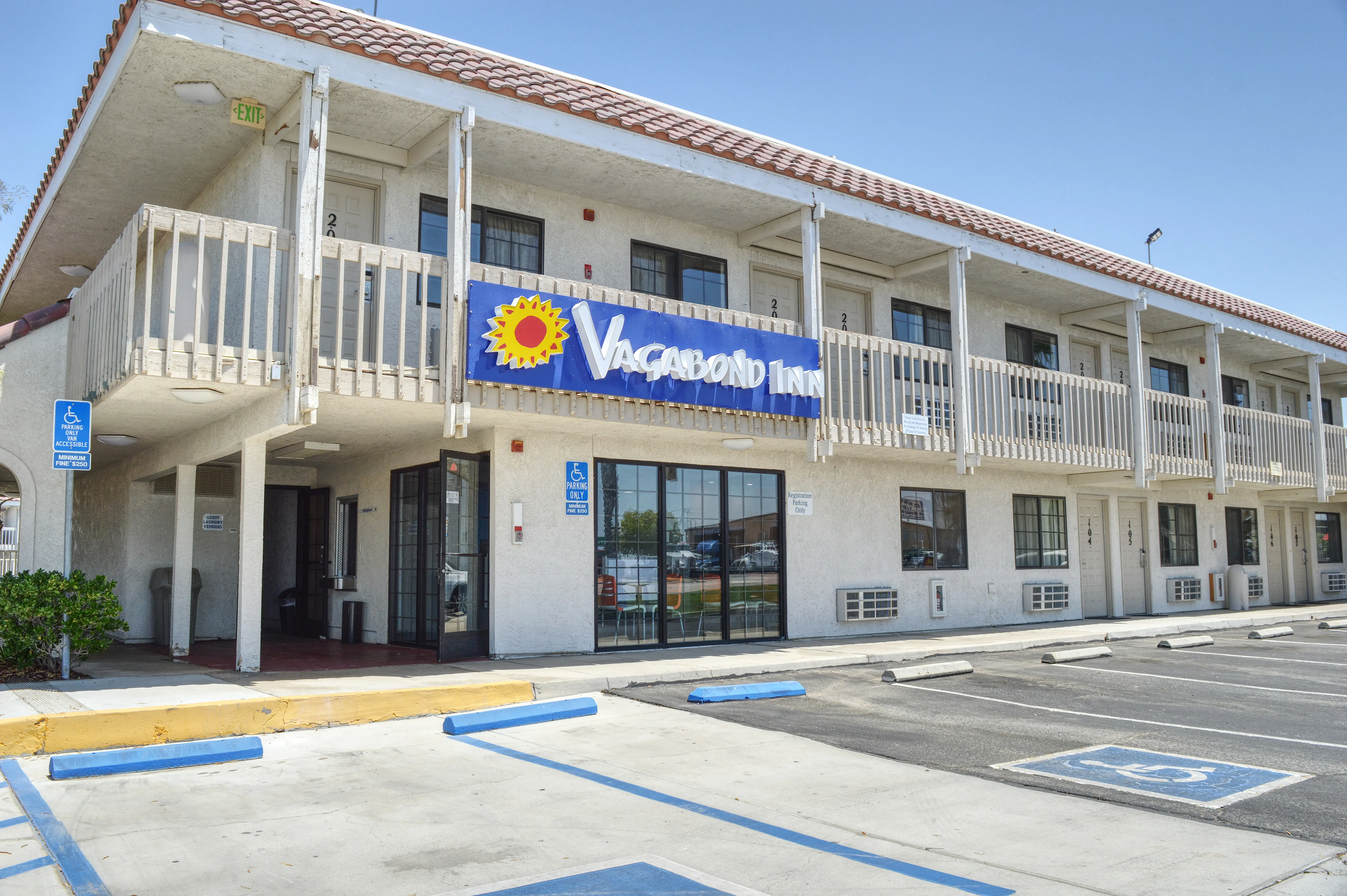 Exterior of the Vagabond Inn Buttonwillow North